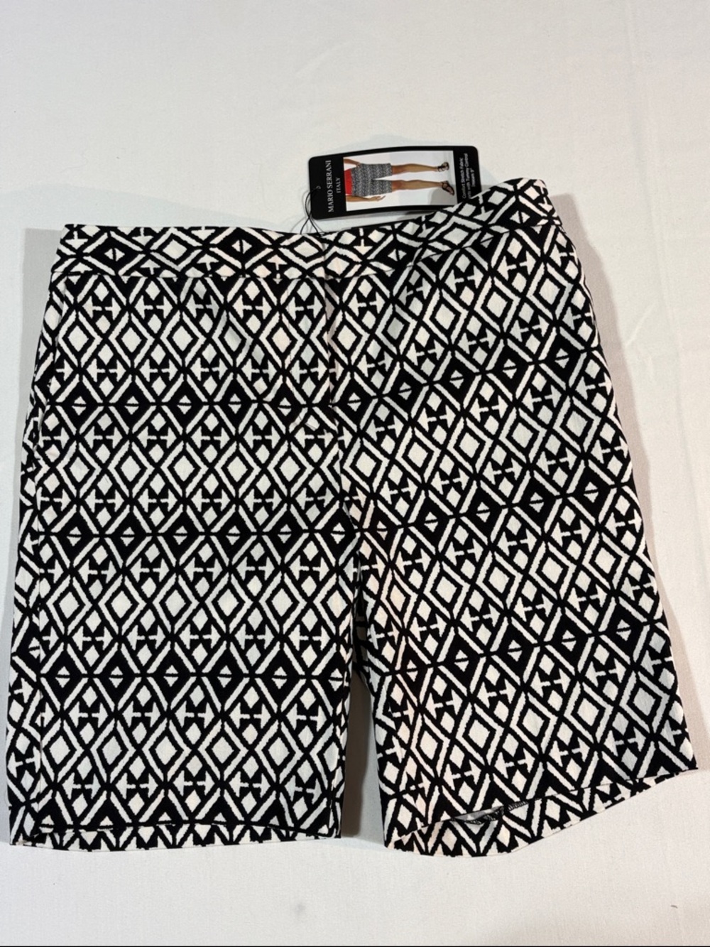NWT Mario Serrani Black and White Geometric Ponte Shorts size 8